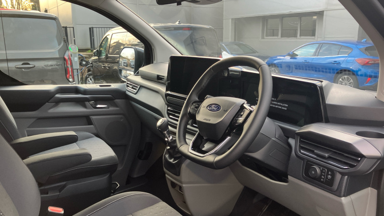 Ford Tourneo Custom 320 L1 Diesel Fwd 2.0 EcoBlue 136ps H1 Titanium 8 seater